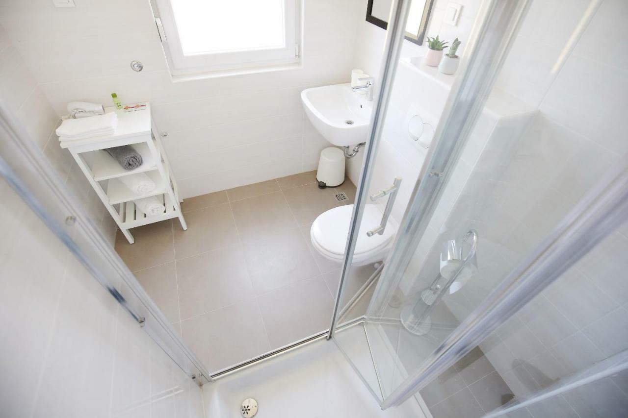 Apartament Navi *