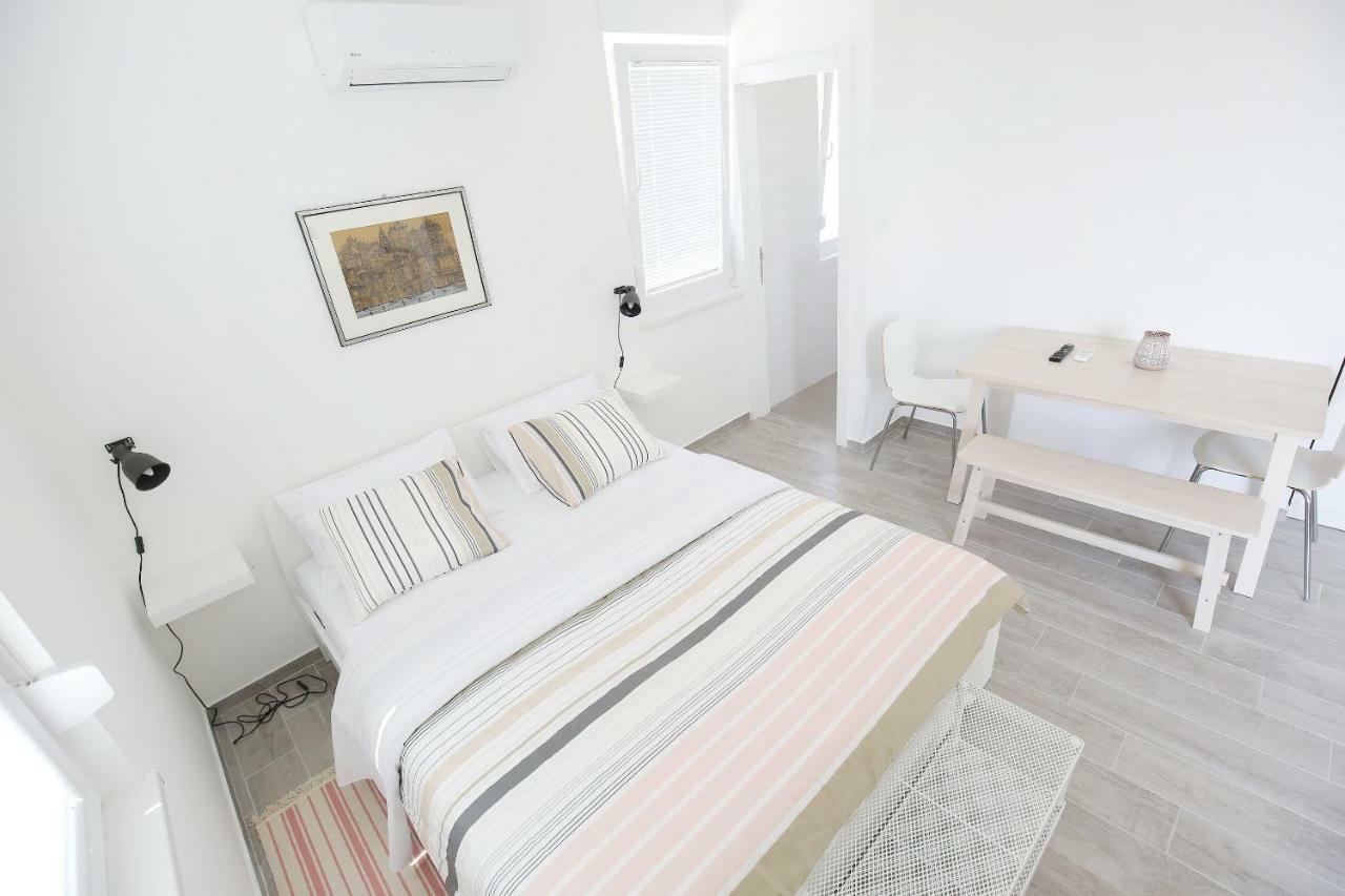 Navi Apartment *