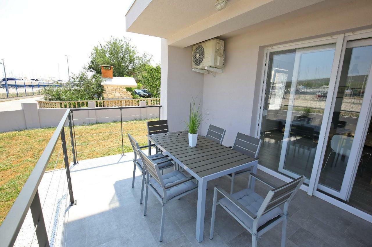 Navi Apartment *
